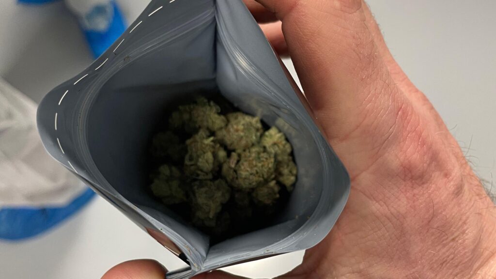 Weed delivery Australia